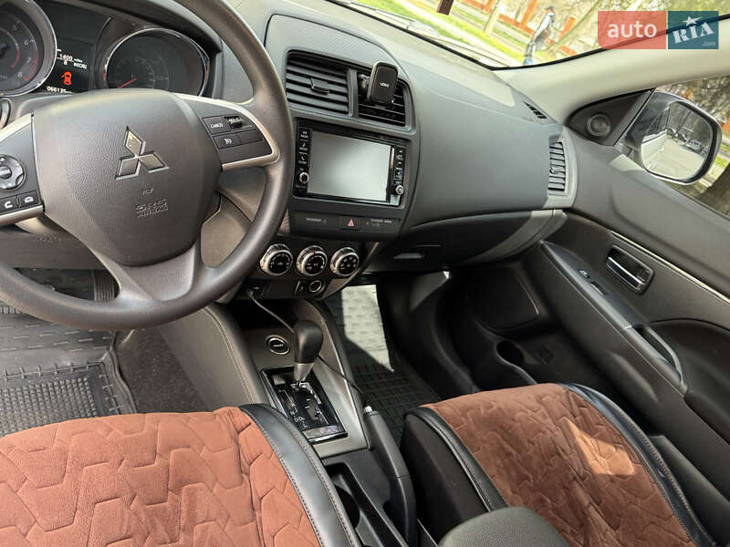 Внедорожник / Кроссовер Mitsubishi Outlander 2020 в Новомосковске