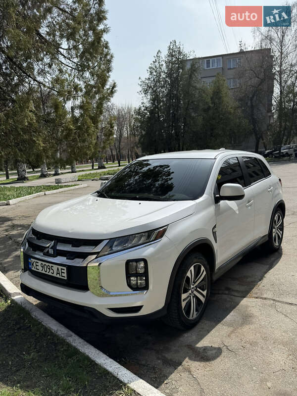 Внедорожник / Кроссовер Mitsubishi Outlander 2020 в Новомосковске