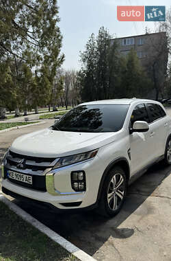 Внедорожник / Кроссовер Mitsubishi Outlander 2020 в 