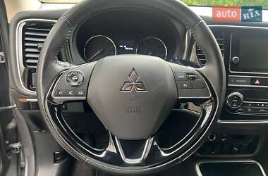 Внедорожник / Кроссовер Mitsubishi Outlander 2018 в 