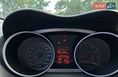 Внедорожник / Кроссовер Mitsubishi Outlander 2008 в 