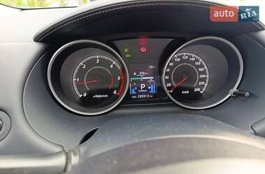 Внедорожник / Кроссовер Mitsubishi Outlander 2010 в 