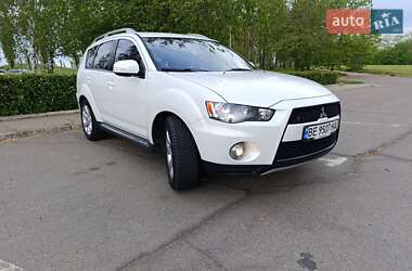 Внедорожник / Кроссовер Mitsubishi Outlander 2010 в 