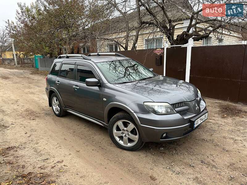 Внедорожник / Кроссовер Mitsubishi Outlander 2006 в Краснокутске