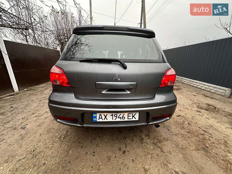 Внедорожник / Кроссовер Mitsubishi Outlander 2006 в Краснокутске