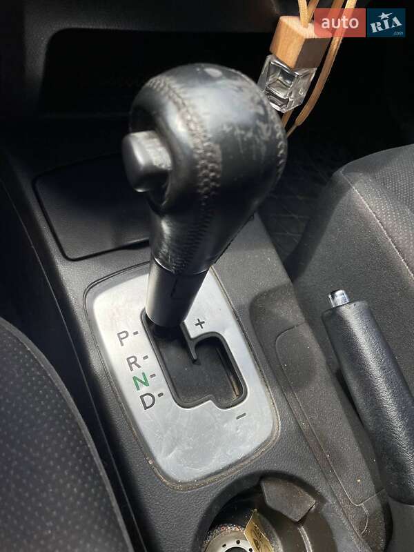 Внедорожник / Кроссовер Mitsubishi Outlander 2006 в Краснокутске