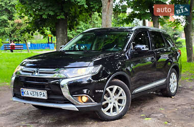 Позашляховик / Кросовер Mitsubishi Outlander 2016 в Києві