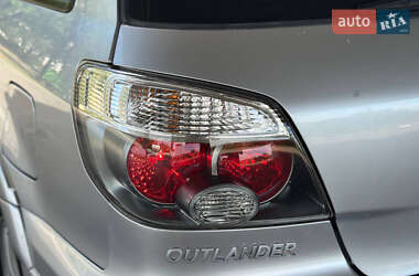 Внедорожник / Кроссовер Mitsubishi Outlander 2008 в 