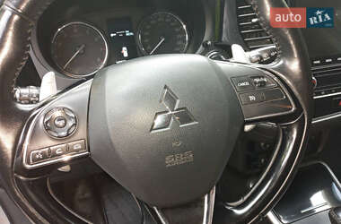 Внедорожник / Кроссовер Mitsubishi Outlander 2021 в 