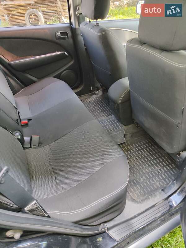 Внедорожник / Кроссовер Mitsubishi Outlander 2008 в Буштыне