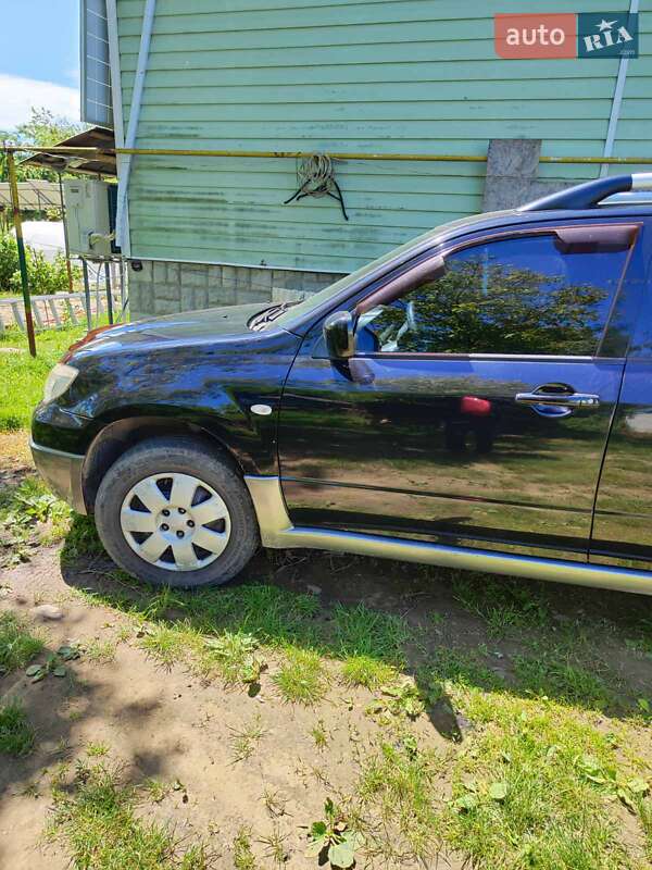 Внедорожник / Кроссовер Mitsubishi Outlander 2008 в Буштыне