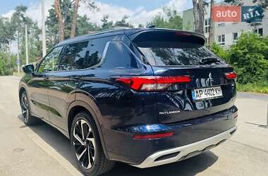 Позашляховик / Кросовер Mitsubishi Outlander 2021 в 