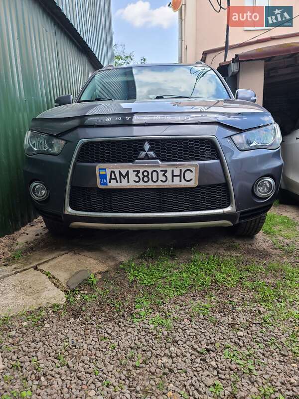 Mitsubishi Outlander 2011