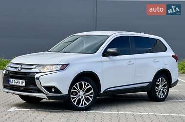 Внедорожник / Кроссовер Mitsubishi Outlander 2018 в 