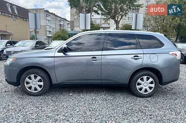 Внедорожник / Кроссовер Mitsubishi Outlander 2013 в 