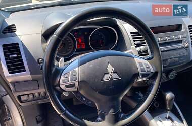 Позашляховик / Кросовер Mitsubishi Outlander 2012 в 