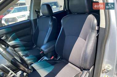 Позашляховик / Кросовер Mitsubishi Outlander 2012 в 