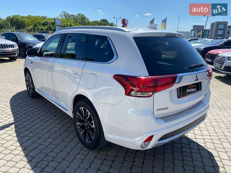 Внедорожник / Кроссовер Mitsubishi Outlander 2018 в Львове