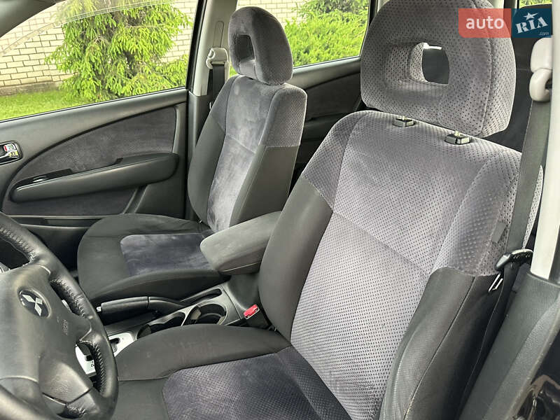Внедорожник / Кроссовер Mitsubishi Outlander 2004 в Одессе