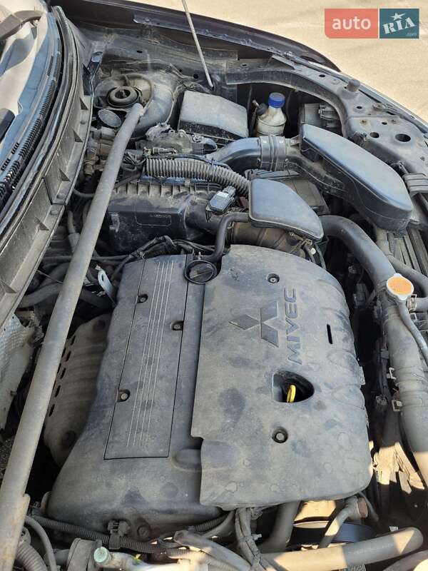Позашляховик / Кросовер Mitsubishi Outlander 2009 в Києві