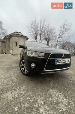 Внедорожник / Кроссовер Mitsubishi Outlander 2010 в 