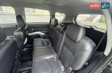 Внедорожник / Кроссовер Mitsubishi Outlander 2010 в 