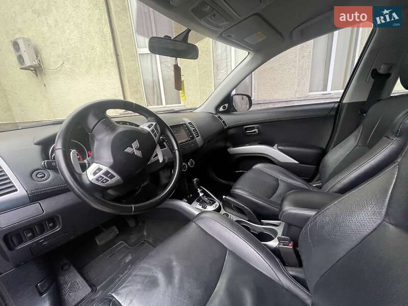 Внедорожник / Кроссовер Mitsubishi Outlander 2010 в Ивано-Франковске