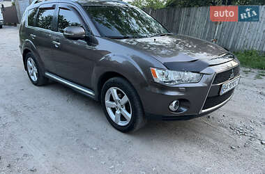 Внедорожник / Кроссовер Mitsubishi Outlander 2010 в 
