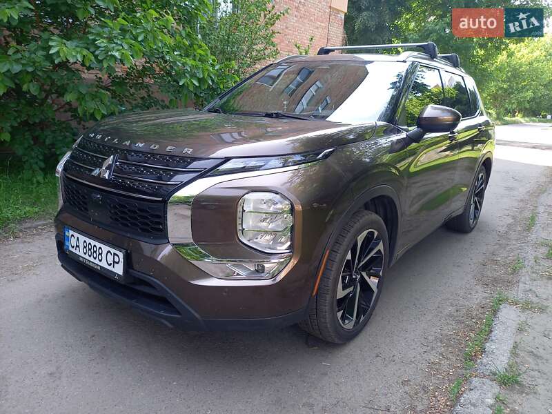 Позашляховик / Кросовер Mitsubishi Outlander 2022 в Черкасах