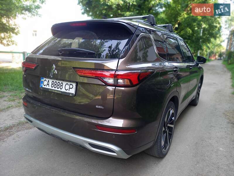 Позашляховик / Кросовер Mitsubishi Outlander 2022 в Черкасах