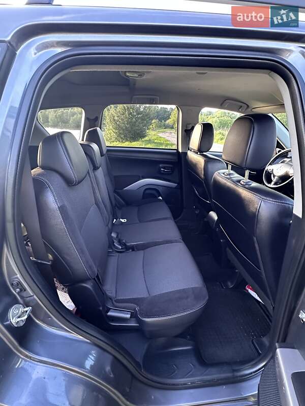 Внедорожник / Кроссовер Mitsubishi Outlander 2012 в Хмельницком