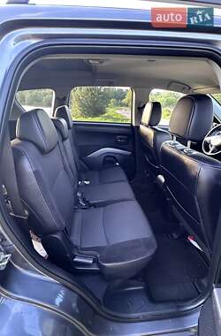 Внедорожник / Кроссовер Mitsubishi Outlander 2012 в 