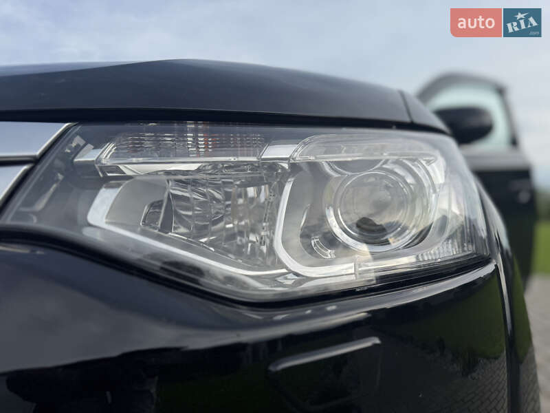 Внедорожник / Кроссовер Mitsubishi Outlander 2015 в Дрогобыче