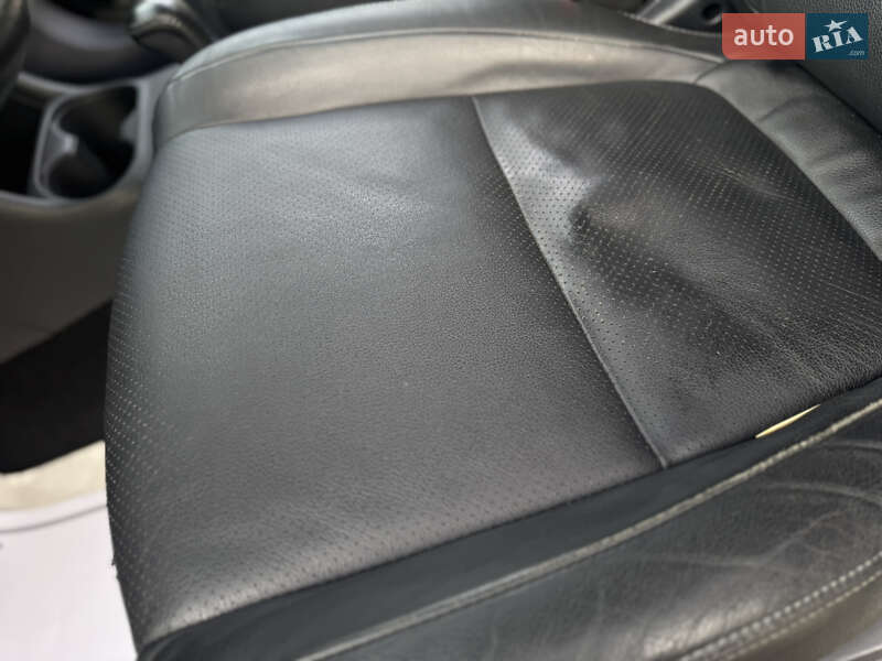 Внедорожник / Кроссовер Mitsubishi Outlander 2015 в Дрогобыче