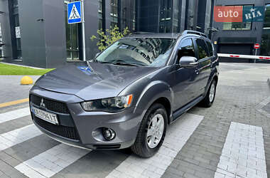 Позашляховик / Кросовер Mitsubishi Outlander 2012 в Києві