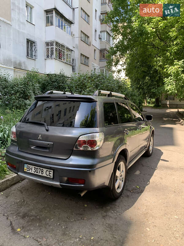 Внедорожник / Кроссовер Mitsubishi Outlander 2008 в 