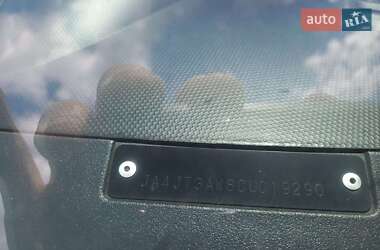 Внедорожник / Кроссовер Mitsubishi Outlander 2012 в 