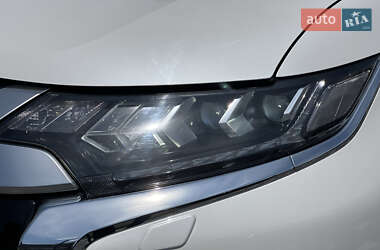 Внедорожник / Кроссовер Mitsubishi Outlander 2021 в 