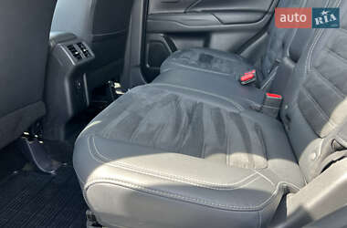 Внедорожник / Кроссовер Mitsubishi Outlander 2021 в 