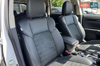 Внедорожник / Кроссовер Mitsubishi Outlander 2021 в 