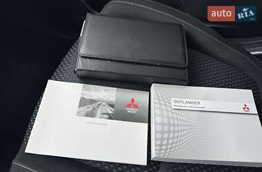 Позашляховик / Кросовер Mitsubishi Outlander 2017 в 