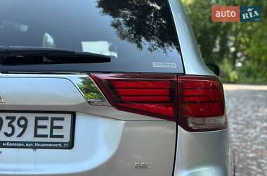 Внедорожник / Кроссовер Mitsubishi Outlander 2019 в 