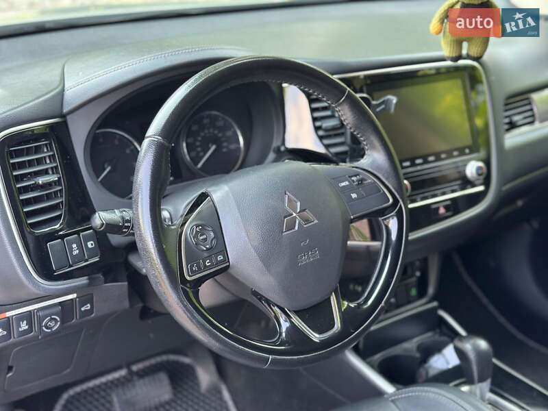 Внедорожник / Кроссовер Mitsubishi Outlander 2019 в Броварах