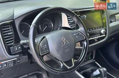 Внедорожник / Кроссовер Mitsubishi Outlander 2019 в 