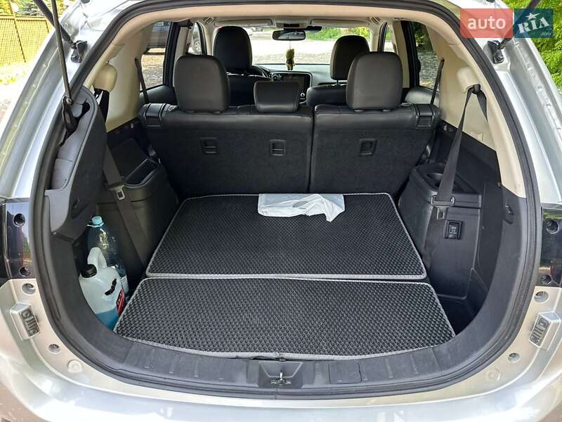 Внедорожник / Кроссовер Mitsubishi Outlander 2019 в Броварах