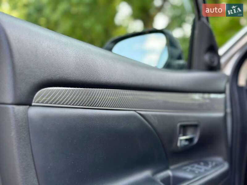 Внедорожник / Кроссовер Mitsubishi Outlander 2019 в Броварах