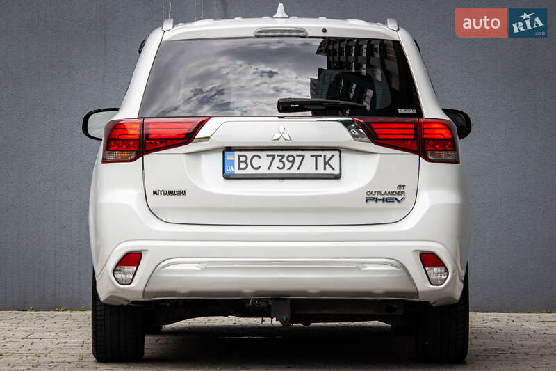 Внедорожник / Кроссовер Mitsubishi Outlander 2017 в Львове