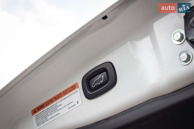 Внедорожник / Кроссовер Mitsubishi Outlander 2017 в Львове