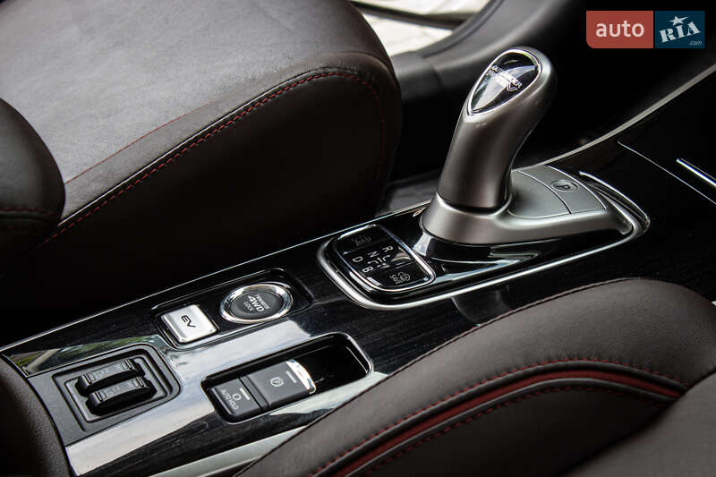 Внедорожник / Кроссовер Mitsubishi Outlander 2017 в Львове