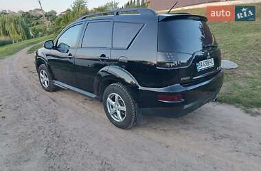 Внедорожник / Кроссовер Mitsubishi Outlander 2011 в 